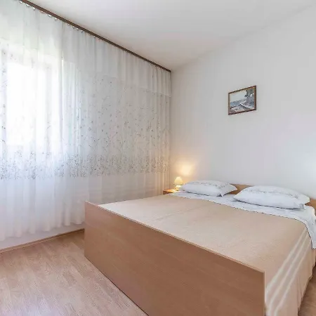 Apartment Mira